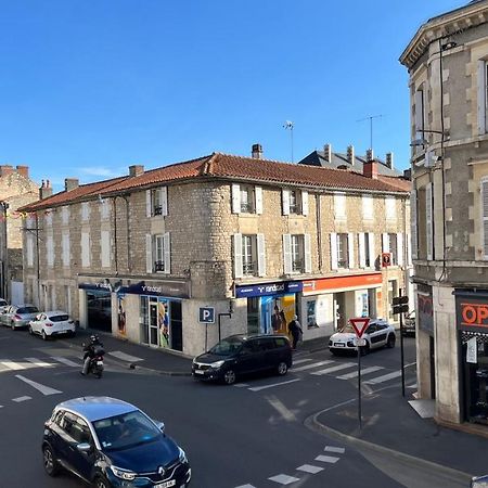 La Mimi, Grand T2 hyper centre ville Fontenay-le-Comte Extérieur photo